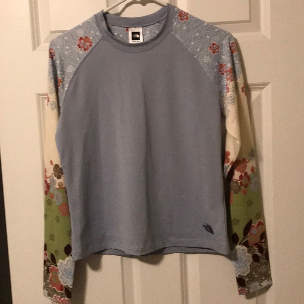 The North Face Women’s Medium shirt